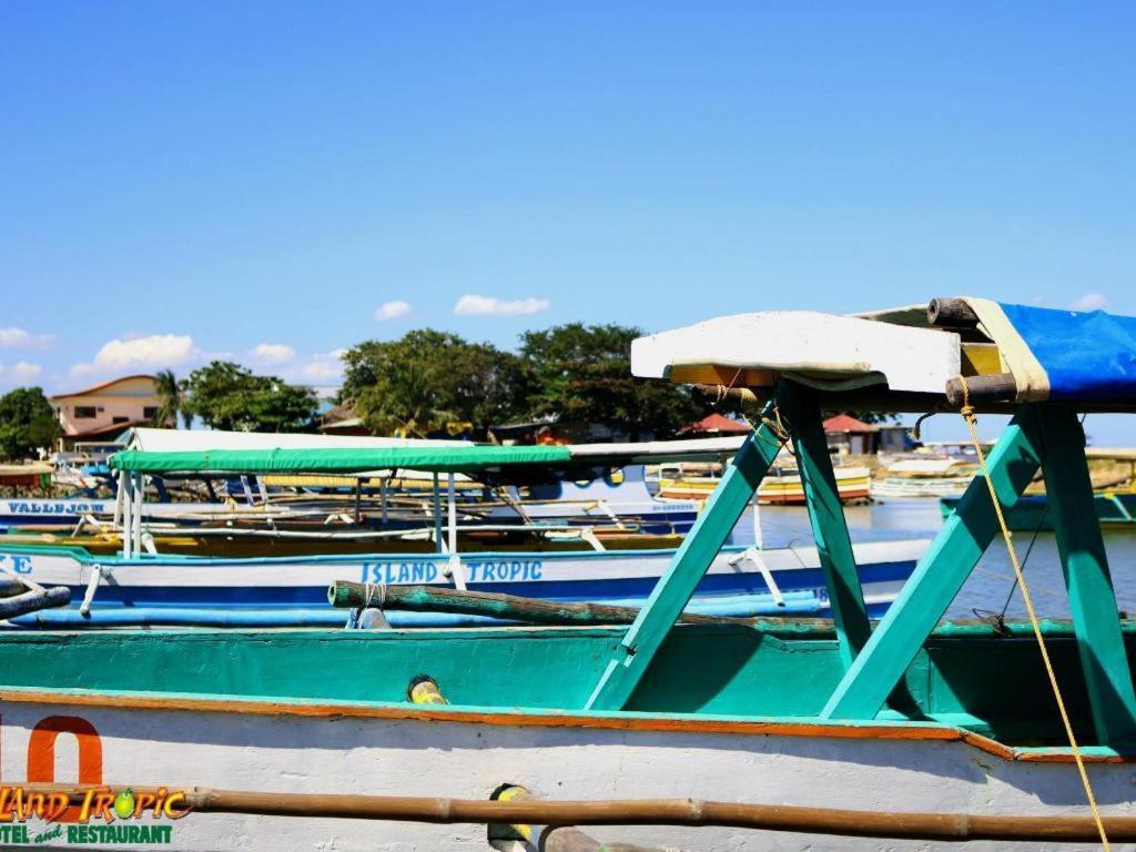Island Tropic Hotel And Restaurant Alaminos Buitenkant foto