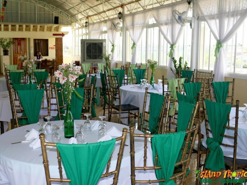 Island Tropic Hotel And Restaurant Alaminos Buitenkant foto
