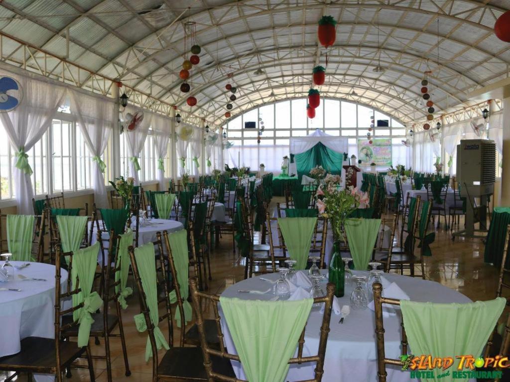 Island Tropic Hotel And Restaurant Alaminos Buitenkant foto