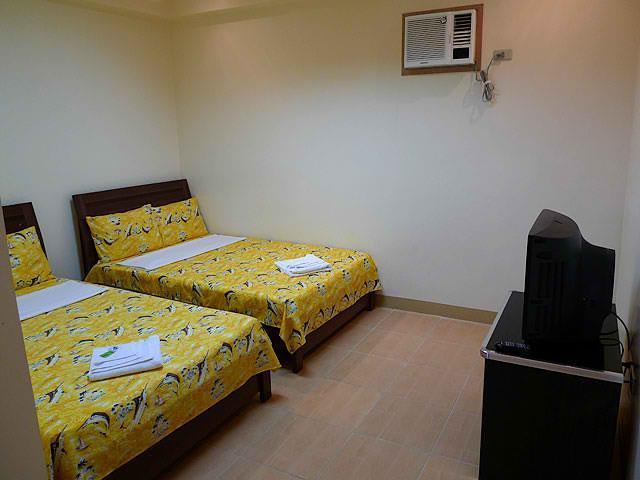 Island Tropic Hotel And Restaurant Alaminos Buitenkant foto